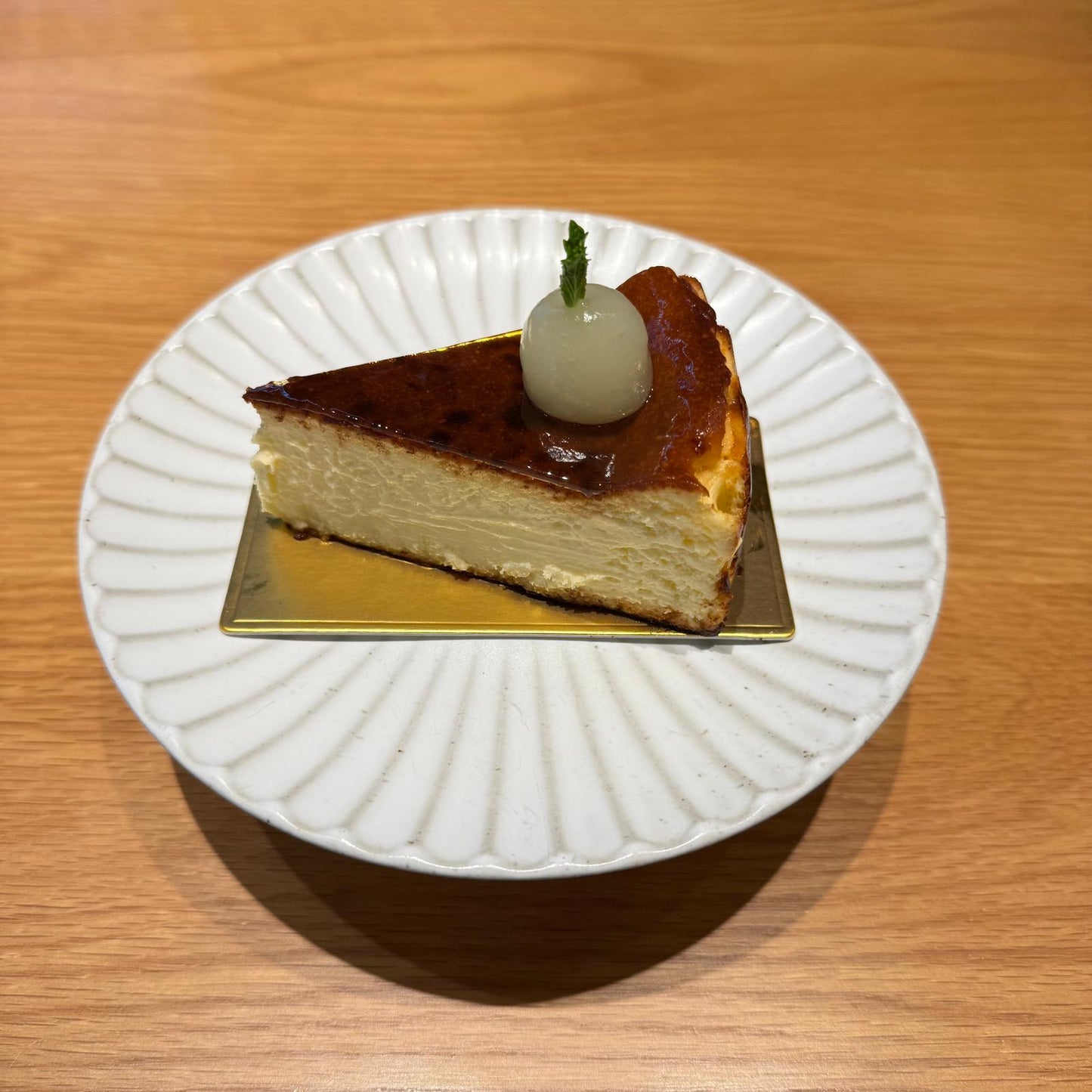 [Pre-Order] Basque Cheese Cake with Yuzu Gel